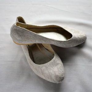 Elegant Park White Lace Bridal Flats